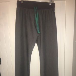 Figs scrubs (women’s Livingston pants)